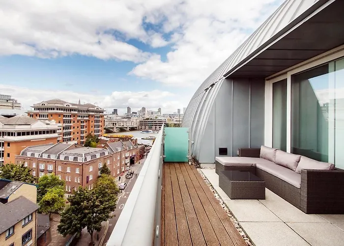 Elegant Penthouse Retreat Near London Bridgecheckhostprofile